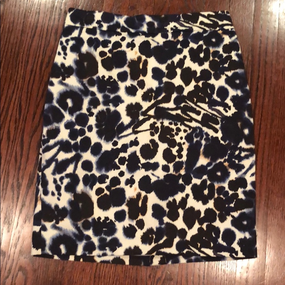 Ann Taylor pencil skirt - Picture 2 of 6